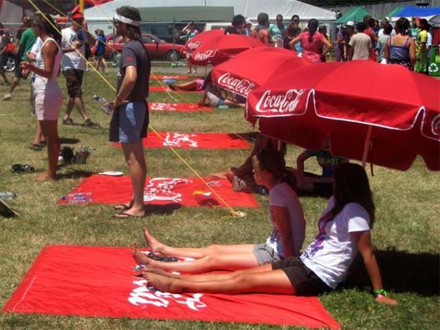 branded-umbrellas-and-mats