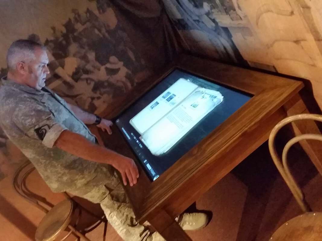 ifp_55_in_action1_mount_to_tablel