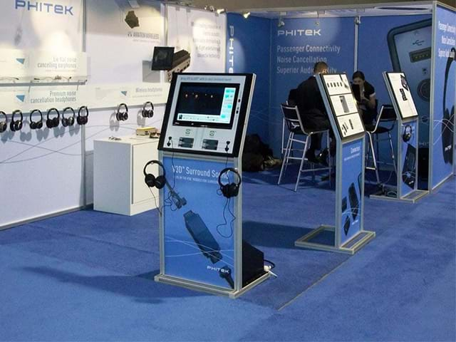 multimedia-display-booth