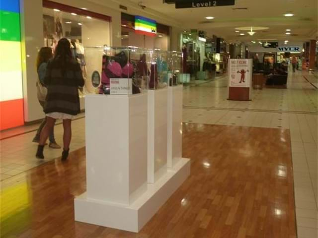 pedestal-displays