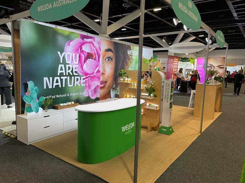 pop-up-counter-on-expo-stand