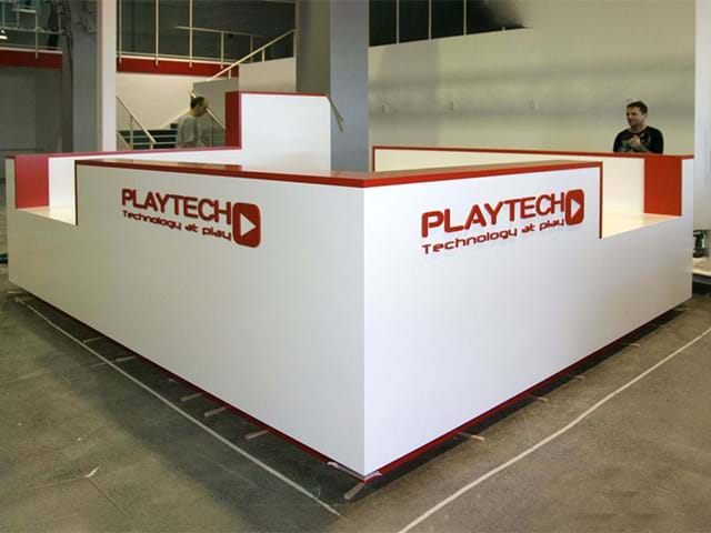 reception-desk-with-acrylic-signage