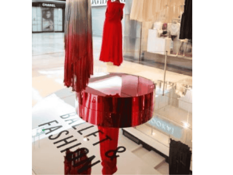 red-mirror-plinth