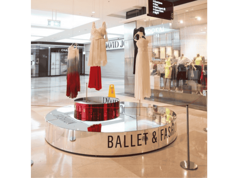 round-mirror-acrylic-plinth-westfield