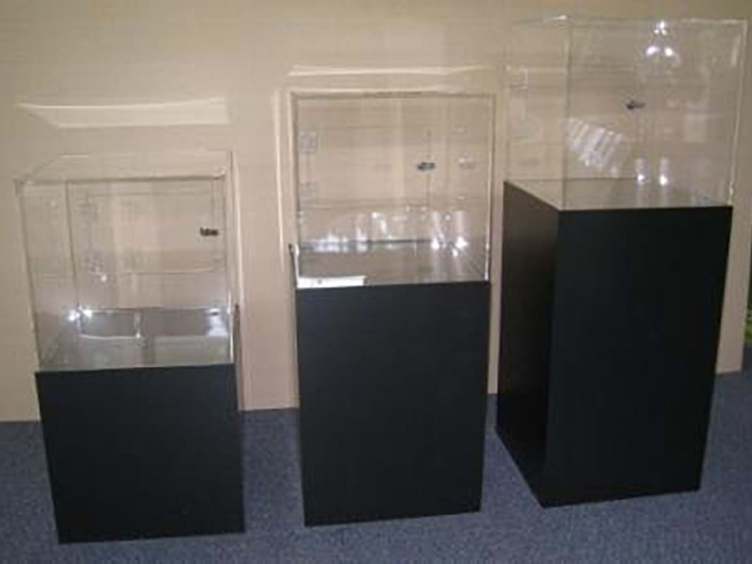 showcase-plinths-4