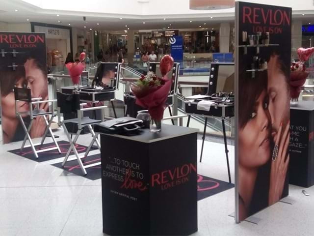 Revlon mall display - Displays2Go