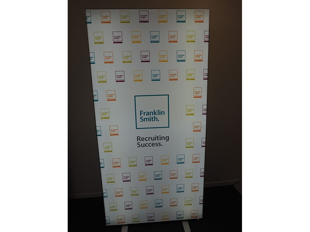 display-in-a-bag-brandframe-09-straight-superWall-backdrop-stand.jpg