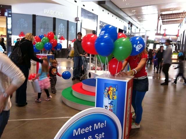 Kids interactive mall display - Displays2Go
