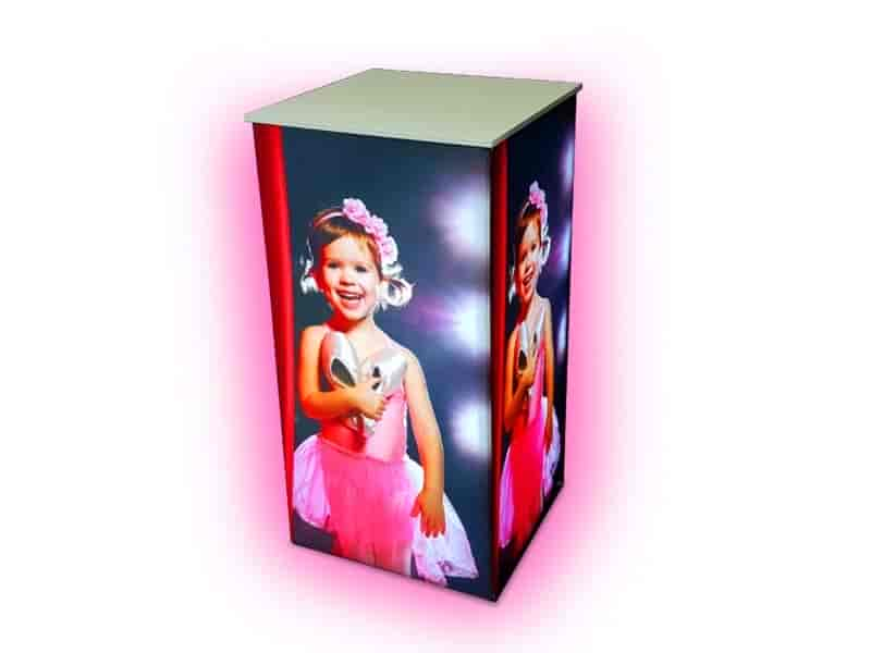 lightbox-plinth-01.jpg