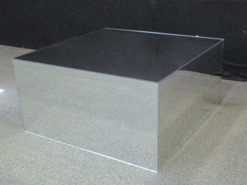 mirror-plinths-03-low-rise-mirror-plinth-for-mannequin-40cm-high.jpg