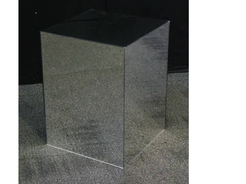 mirror-plinths-07-a-typical-retail-plinth-40cm-square-and-50cm-high.jpg