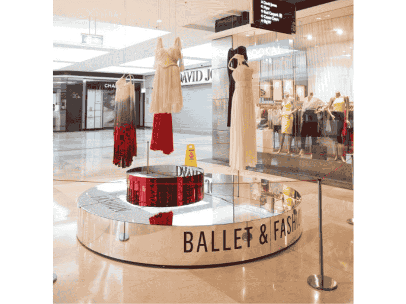 mirror-plinths-08-round-mirror-acrylic-plinth-westfield.png