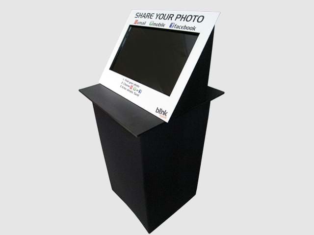 Touch screen stand - Displays2Go