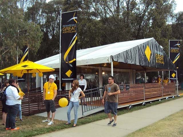 Giant portable flag pole for events - Displays2Go