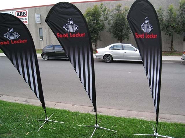 Promotional flags - Displays2Go