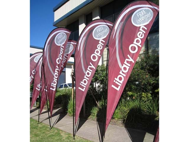 Advertising flags for road sides - Displays2Go