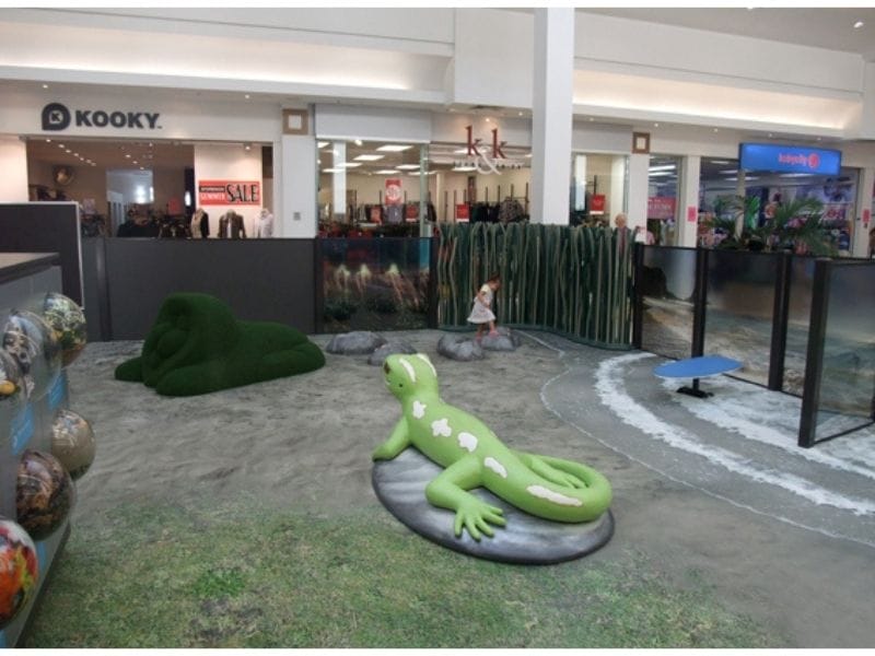printed-carpet-01-kooky-with-gecko-sculpture.jpg