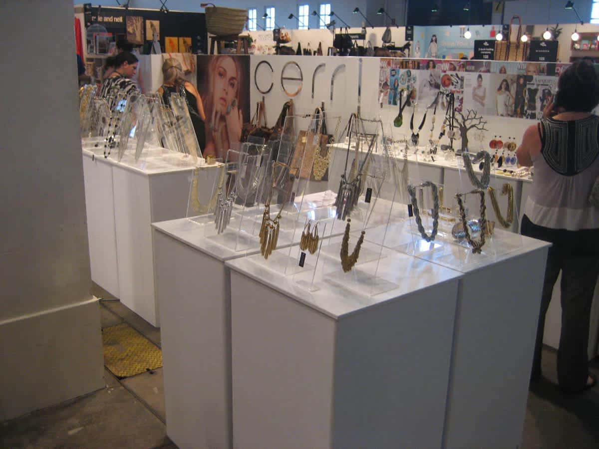 Jewellery display stands - Displays2Go
