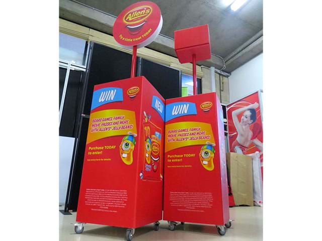 Portable dump bin - Displays2Go