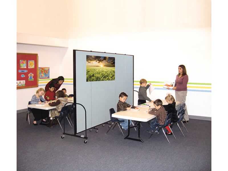 screenflex-room-dividers-07-screen-flex-divider-church-hall.jpg