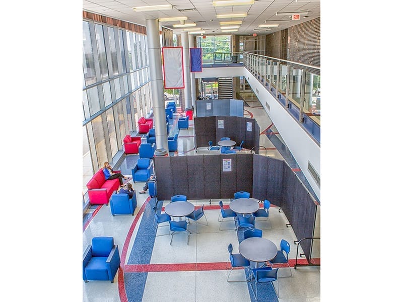 screenflex-room-dividers-09-atrium.jpg