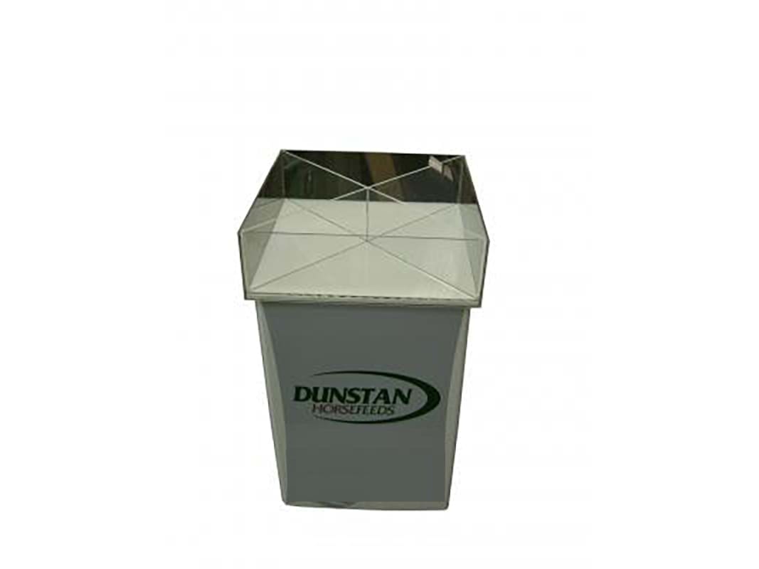 showcase-plinths-05-dunstan-horse-feeds-plinth.jpg