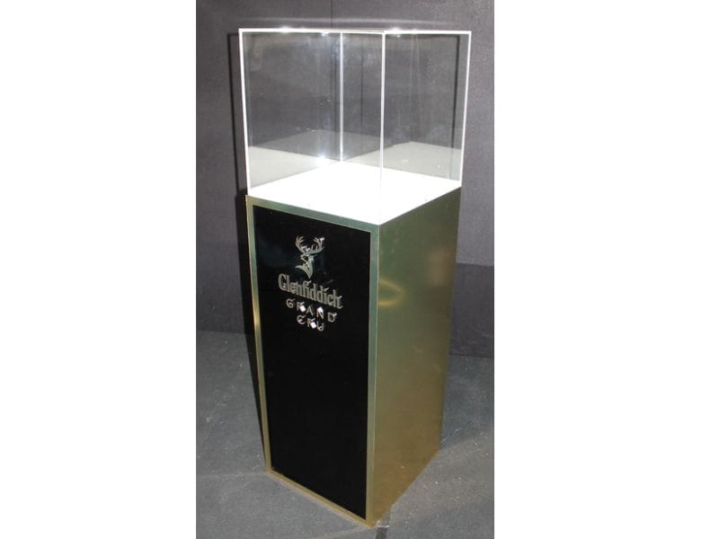 showcase-plinths-09-laser-cut-acrylic-lettering-on-plinth.jpg