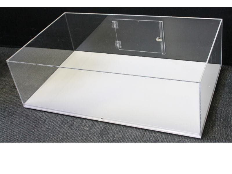 showcase-plinths-10-clear-case-with-locking-door.jpg