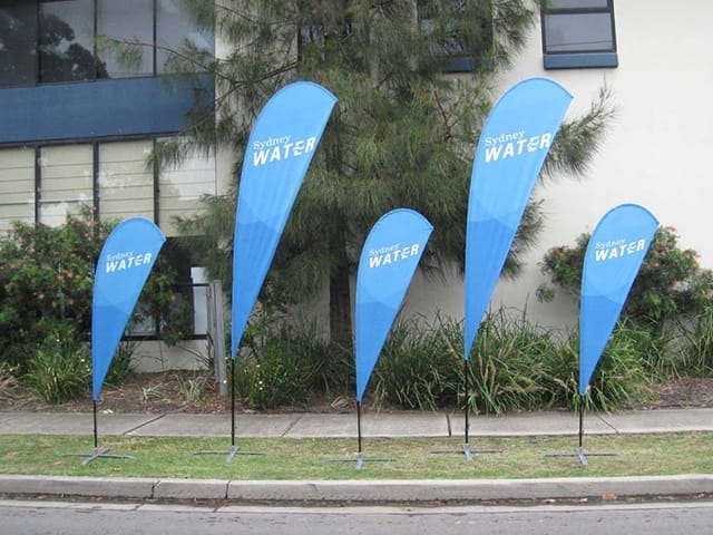 teardrop-flags-01-2.5m-and-3.5m-teardrop-banners.jpg